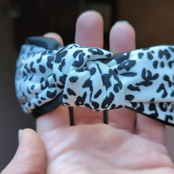 LAST ONE! Darling Black and White Leopard Print Headband w/Adorable Top Knot - Picture 7 of 8